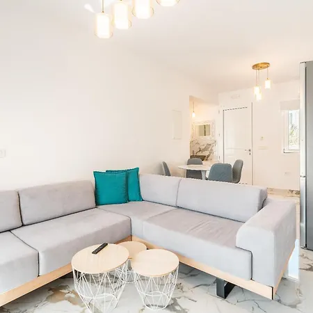 Villa Punta Mare 4 *